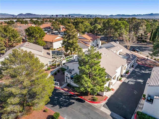 2748 Lodestone Drive, Las Vegas, NV 89117