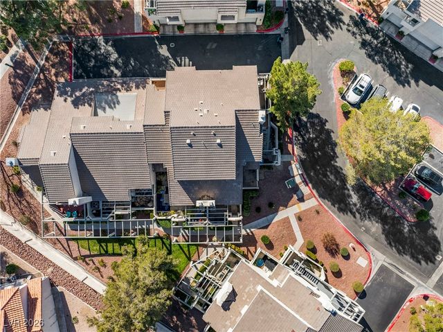 2748 Lodestone Drive, Las Vegas, NV 89117