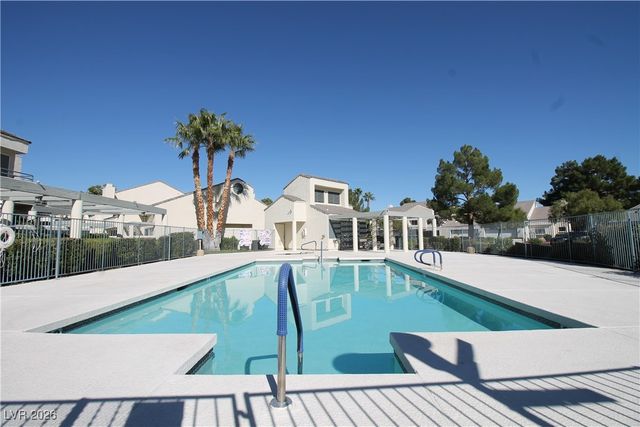 2748 Lodestone Drive, Las Vegas, NV 89117