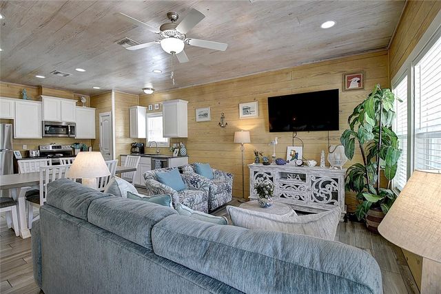1617 S Station St 7, Port Aransas, TX 78373