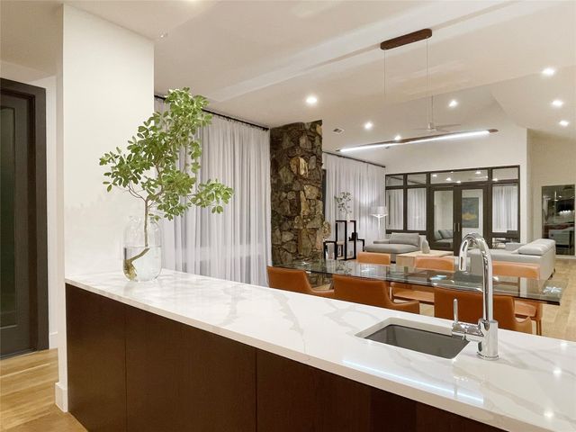 6802 Bert Lane, Dallas, TX 75240