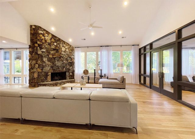 6802 Bert Lane, Dallas, TX 75240