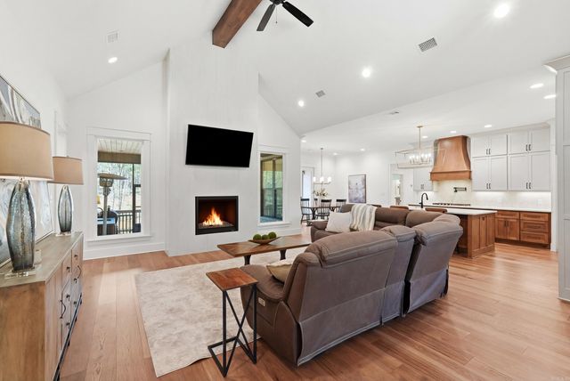 2940 Orchard View Drive, Conway, AR 72034