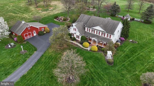 6516 SCHOOLHOUSE RD, Hershey, PA 17033