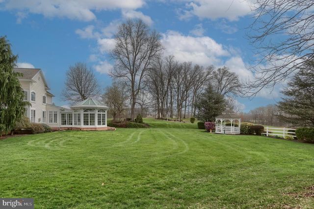 6516 SCHOOLHOUSE RD, Hershey, PA 17033