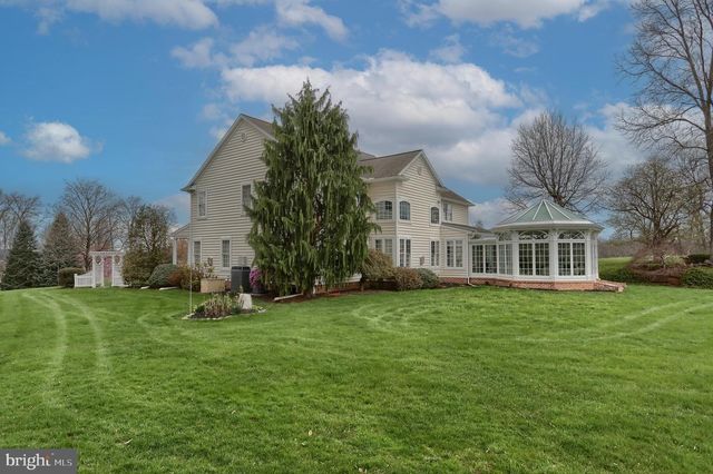 6516 SCHOOLHOUSE RD, Hershey, PA 17033