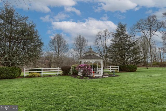 6516 SCHOOLHOUSE RD, Hershey, PA 17033