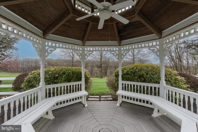 6516 SCHOOLHOUSE RD, Hershey, PA 17033