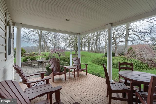 6516 SCHOOLHOUSE RD, Hershey, PA 17033