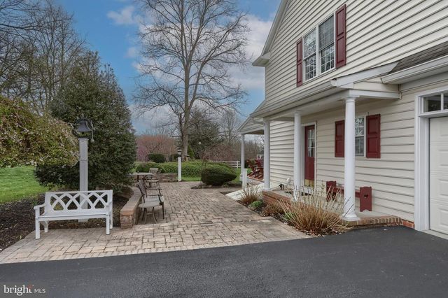 6516 SCHOOLHOUSE RD, Hershey, PA 17033