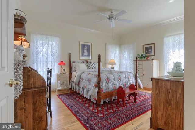 6516 SCHOOLHOUSE RD, Hershey, PA 17033