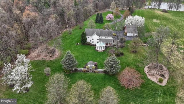 6516 SCHOOLHOUSE RD, Hershey, PA 17033
