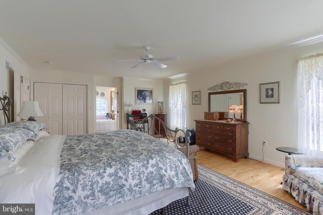 6516 SCHOOLHOUSE RD, Hershey, PA 17033
