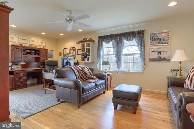 6516 SCHOOLHOUSE RD, Hershey, PA 17033