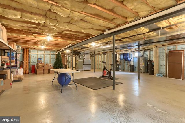 6516 SCHOOLHOUSE RD, Hershey, PA 17033