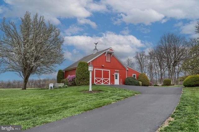 6516 SCHOOLHOUSE RD, Hershey, PA 17033