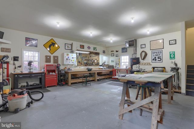6516 SCHOOLHOUSE RD, Hershey, PA 17033