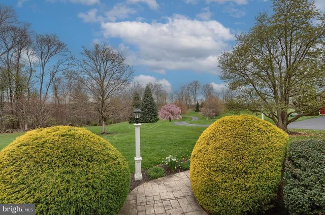 6516 SCHOOLHOUSE RD, Hershey, PA 17033