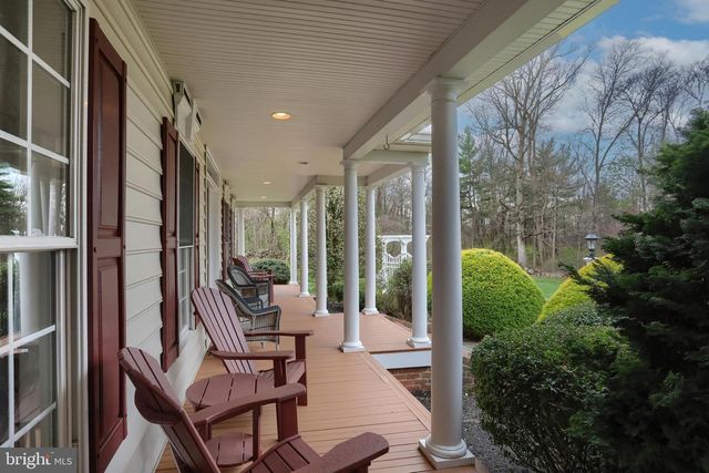 6516 SCHOOLHOUSE RD, Hershey, PA 17033