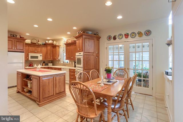 6516 SCHOOLHOUSE RD, Hershey, PA 17033