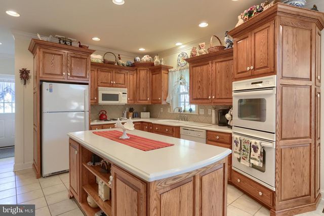 6516 SCHOOLHOUSE RD, Hershey, PA 17033