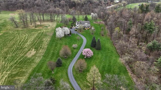 6516 SCHOOLHOUSE RD, Hershey, PA 17033