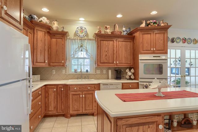 6516 SCHOOLHOUSE RD, Hershey, PA 17033