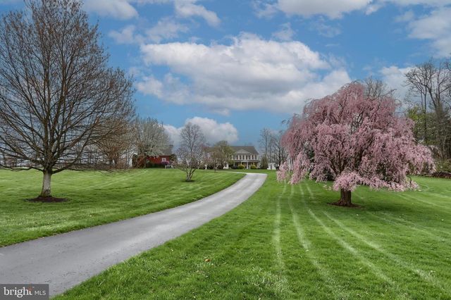 6516 SCHOOLHOUSE RD, Hershey, PA 17033