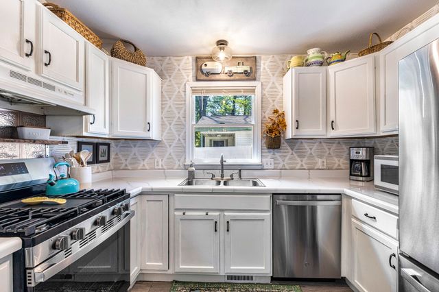 133 Mohican Avenue, Houghton Lake, MI 48629