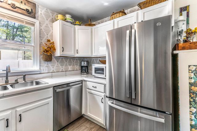 133 Mohican Avenue, Houghton Lake, MI 48629