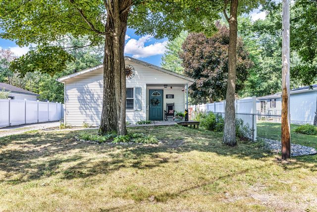 133 Mohican Avenue, Houghton Lake, MI 48629