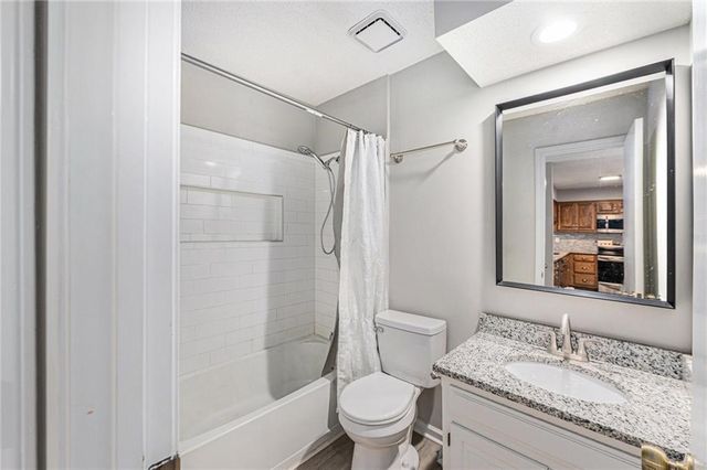 7123 N Brooklyn Avenue, Gladstone, MO 64118