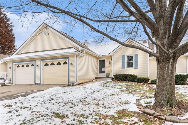 7123 N Brooklyn Avenue, Gladstone, MO 64118