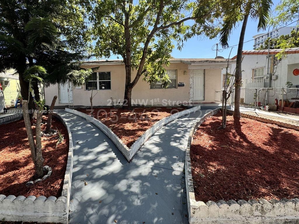 2142 NW 1st ST 2142, Miami, FL 33125