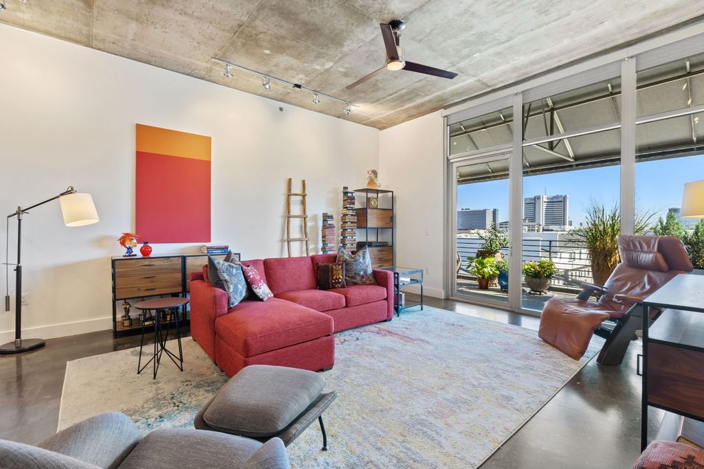 3030 Bryan Street 409, Dallas, TX 75204