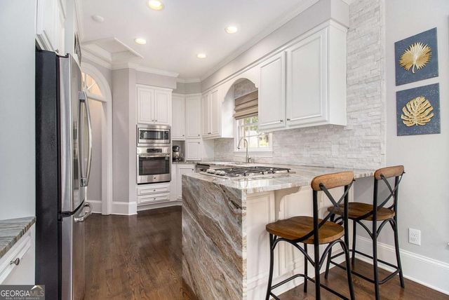 6300 Brookside Place, Roswell, GA 30076