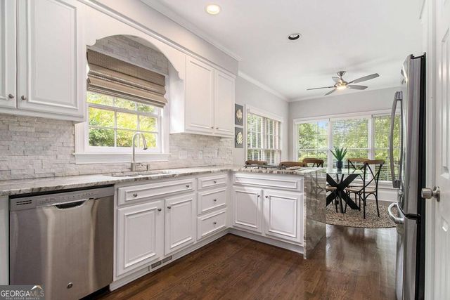 6300 Brookside Place, Roswell, GA 30076