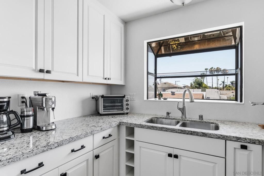 Image 5 of property listing at 4077 Illinois St 5, San Diego, CA 92104
