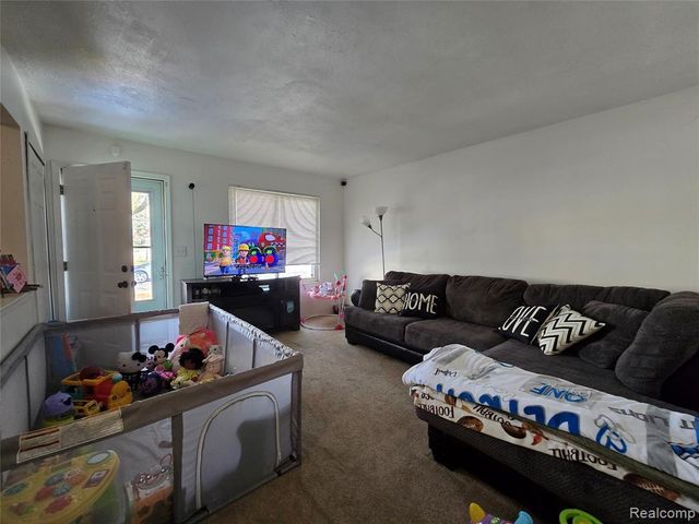 2032 Bart Avenue, Warren, MI 48091