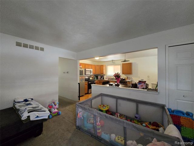 2032 Bart Avenue, Warren, MI 48091