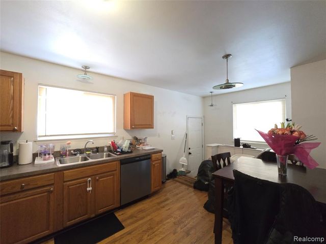 2032 Bart Avenue, Warren, MI 48091