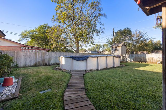 1233 E Park Drive, Mesquite, TX 75149