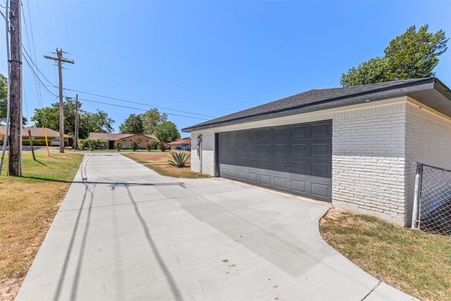 423 Rita Lane, Duncanville, TX 75116
