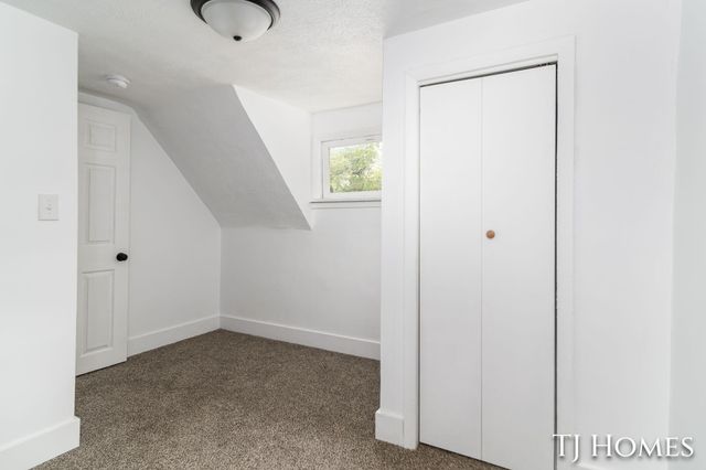 1031 Ada Avenue, Muskegon, MI 49442