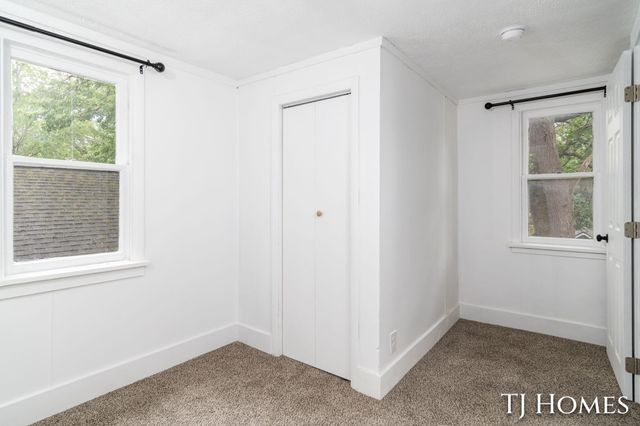 1031 Ada Avenue, Muskegon, MI 49442