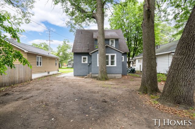 1031 Ada Avenue, Muskegon, MI 49442