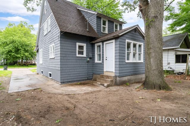 1031 Ada Avenue, Muskegon, MI 49442