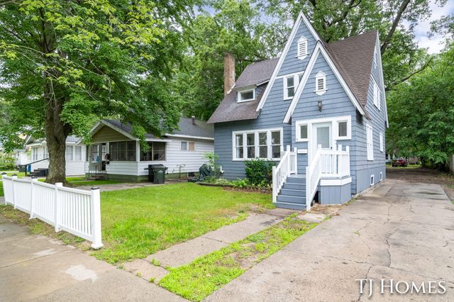 1031 Ada Avenue, Muskegon, MI 49442