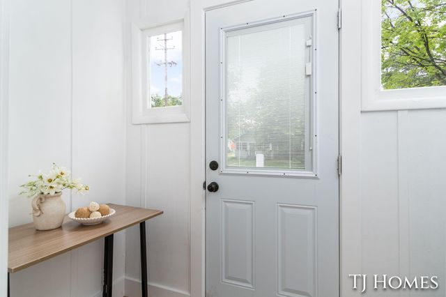 1031 Ada Avenue, Muskegon, MI 49442