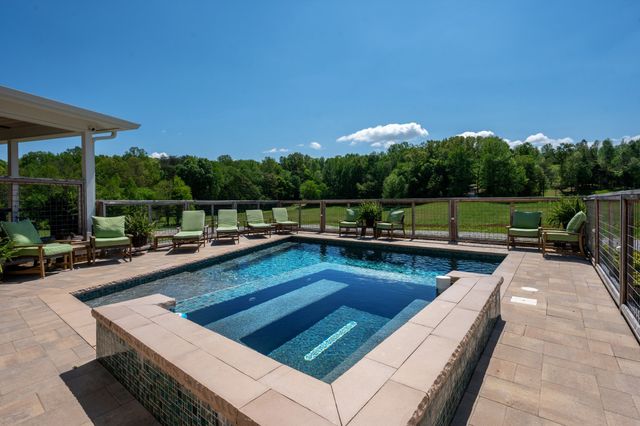 1912 Joppa Rd, Walling, TN 38587